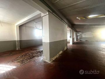 Immobile di 223 m² con 2 locali a Campi Bisenzio