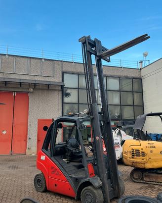Carrello elevatore LINDE 25 DIESEL