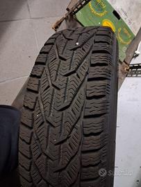 Gomme invernali con cerchi