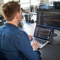 Programmatore Senior Full-Stack e Soluzioni 360°