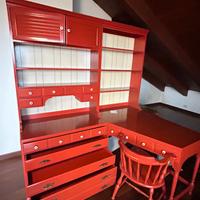 Camera scrittoio legno color rosso