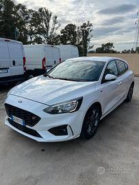 FORD FOCUS ST-LINE ecoboost
