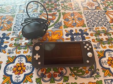 Nintendo Switch Lite + Animal Crossing New Orizon