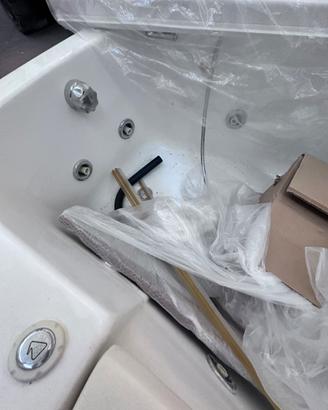 Vasca da bagno idromassaggio