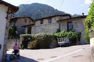 Tremosine unità indipendente su due piani