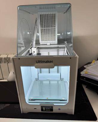 Stampante 3D Ultimaker 2+ Connect con Air Manager