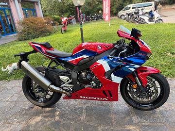 Honda CBR 1000 RR R