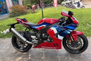 Honda CBR 1000 RR R
