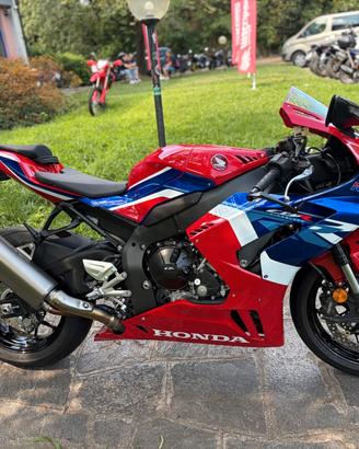 Honda CBR 1000 RR R