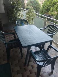 tavolo e sedie per giardino o balcone 