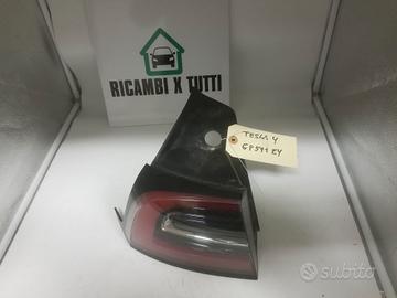 Luce posteriore sinistra Tesla Model Y
