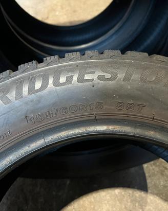 Gomme 185 60 15 invernali bridgestone