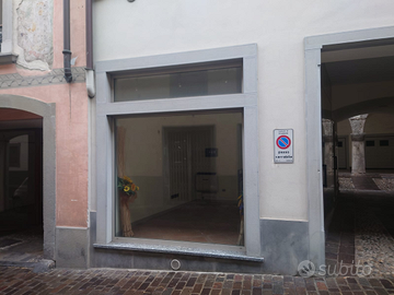 Uffici fronte strada a clusone (BG)