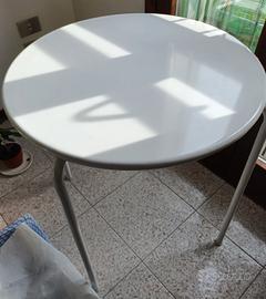 Tavolino bianco Ikea con piano rotondo