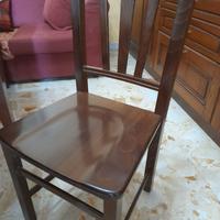Tavolo classico e sedie