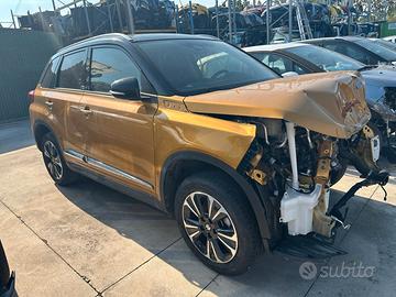 Suzuki Vitara 1.4 Hybrid Top