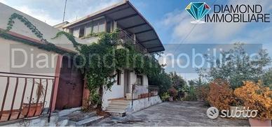 Casa indipendente con 20.000 mq di terreno