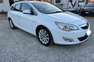 Opel Astra 1.7 CDTI 110CV Sports Tourer Cosmo