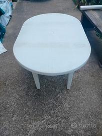 tavolo in plastica 