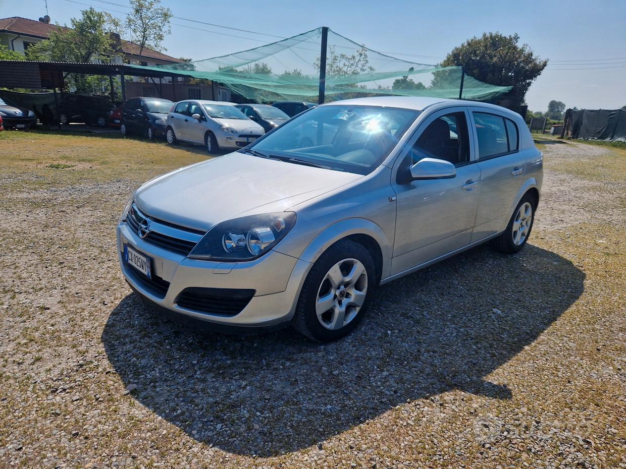 Opel Astra 1.4 16V Twinport 5 porte Enjoy