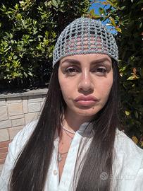 Cappello/ berretto a rete uncinetto colore argento