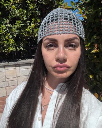 Cappello/ berretto a rete uncinetto colore argento