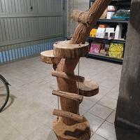 Albero tiragraffi per gatto