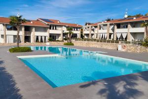 Splendido bilocale con piscina