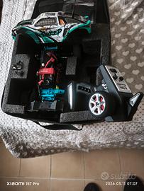 auto RC che si impegna 