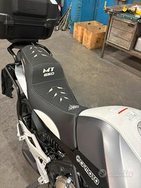 CF moto 650MT