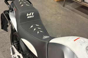 CF moto 650MT