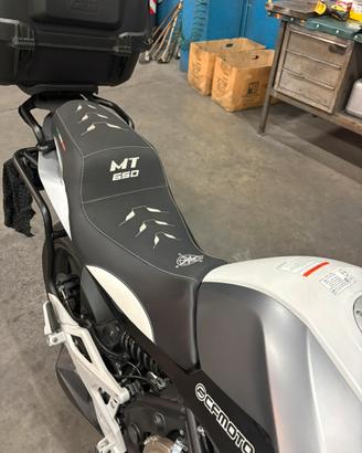 CF moto 650MT