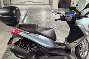 Piaggio medley 150