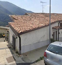 Immobile in asta di 241 m² con 4 locali e box auto