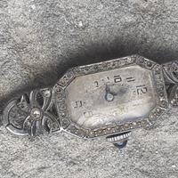 Orologio da polso antico con zaffiro 