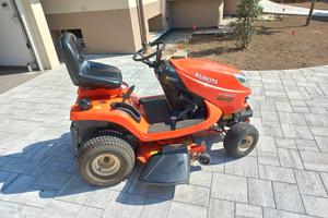 trattorino tagliaerba Kubota 