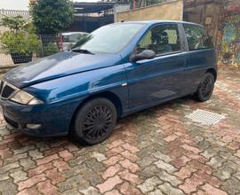 Lancia Y 2001 leggere bene