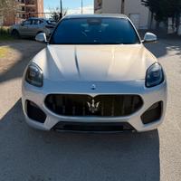 Maserati grecale modena 330 Cv