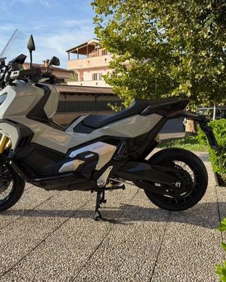 HONDA X-ADV 750 TUTTO INCLUSO ANCHE PASSAGGIO!
