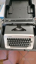 macchina da scrivere Olympia 