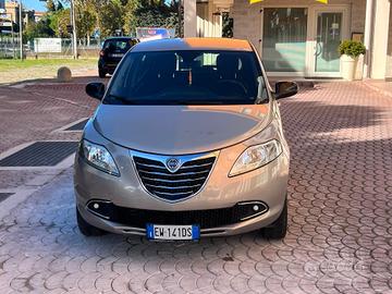 Lancia Ypsilon 0.9 TwinAir 85 CV 5 porte Metano Ec