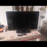 TV lcd 32 pollicin philips in blocco 