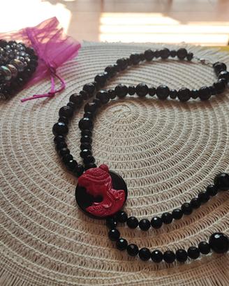 collana in onice e cammeo in resina
