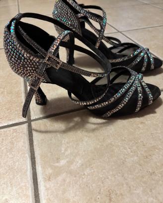 Scarpe da ballo con bufalina
