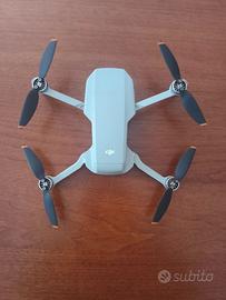 DJI Mini 4K Combo + 2 BATT + SD 64GB + Custodia