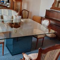 tavolo cristallo e tavolino abbinato