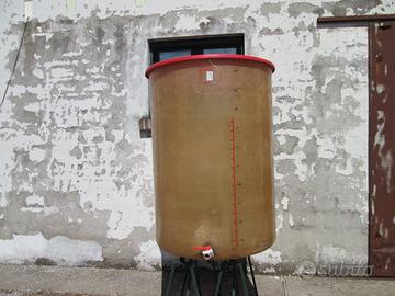 Botte  in vetroresina capacità 10 quintali