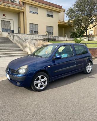 Renault Clio 1.2 16v 2002