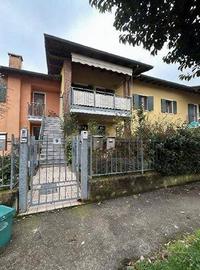 Immobile in asta di 107 m² con 3 locali e box auto