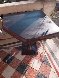 Tavolo in legno massello con base pesante